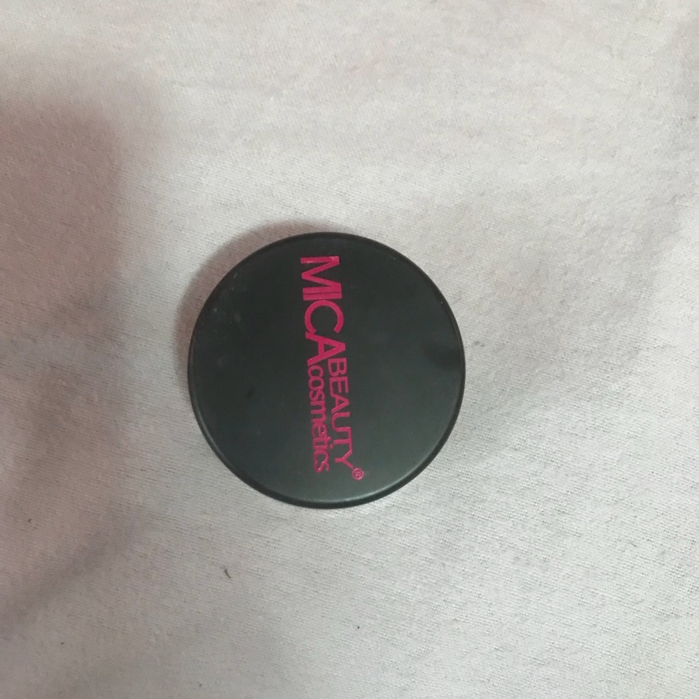 Mica mineral foundation powder